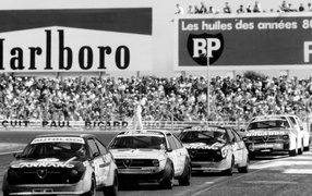 Красивый автомобиль Alfa Romeo alfasud