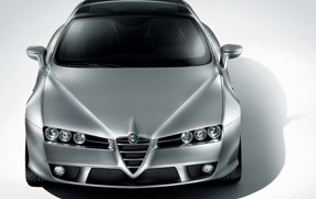 Красивый автомобиль Alfa Romeo brera в Москве