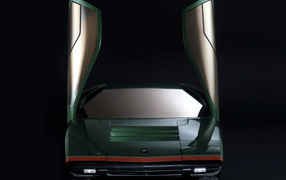 Красивый автомобиль Alfa Romeo carabo