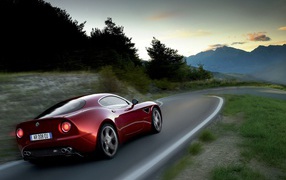 Дизайн автомобиля Alfa Romeo 8c competizione
