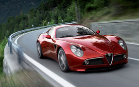 Новая машина Alfa Romeo 8c competizione