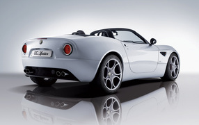 Новый автомобиль Alfa Romeo 8c spider