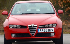 Test drive the car Alfa Romeo 159 