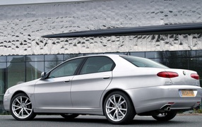 Тест драйв автомобиля Alfa Romeo 166