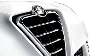 Красивый автомобиль Alfa Romeo 8c spider в Москве