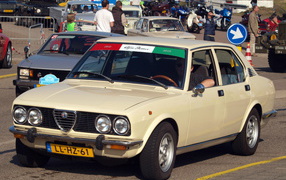 Новая машина Alfa Romeo alfetta