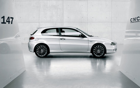 Надежный автомобиль Alfa Romeo 147