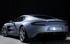 Автомобиль марки Aston Martin модели one 77