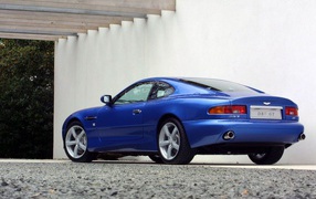 Надежный автомобиль Aston Martin db7