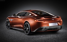 Надежная машина Aston Martin 2013