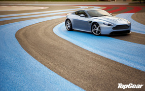 Надежная машина Aston Martin top gear