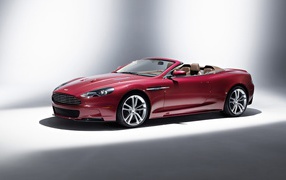 Надежный автомобиль Aston Martin volante
