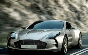 Стремительный Aston Martin one 77