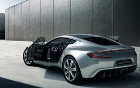 Тест драйв автомобиля Aston Martin one 77