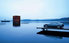 Новая машина Aston Martin v8 vantage