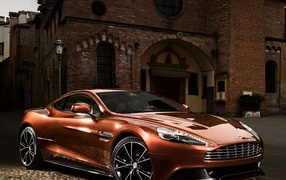 Новая машина Aston Martin vanquish