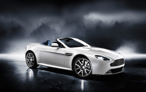 Надежная машина Aston Martin virage