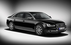 Красивый автомобиль Audi A8 2014