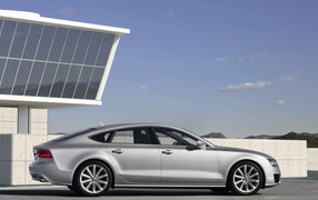 Красивый автомобиль Audi a7