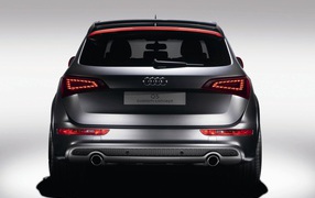 Красивый автомобиль Audi q5 в Москве