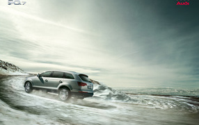 Красивый автомобиль Audi q7