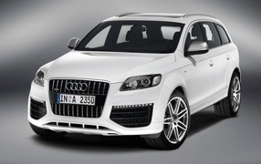 Автомобиль марки Audi модели q7