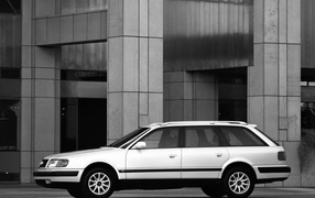 Надежная машина Audi 100