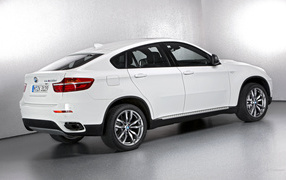 Дизайн автомобиля BMW X6 2014 года