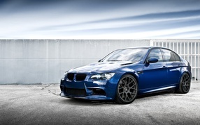 Синий BMW M3