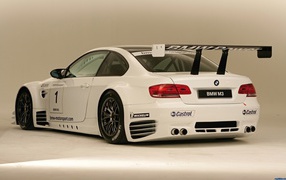 BMW M3 белый автомобиль