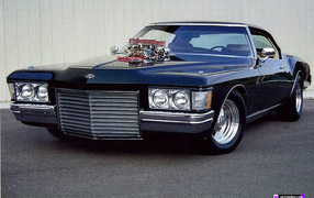 Черный buick riviera 1971