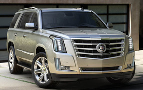 Золотистый Cadillac Escalade 2014