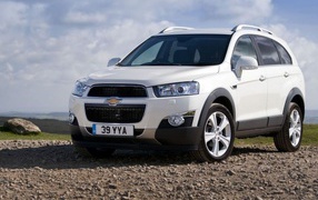 Надежный автомобиль Chevrolet Captiva 2014