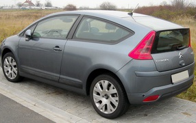 Серый Citroen C4