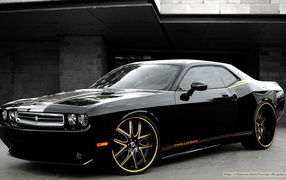 Роскошный Dodge Challenger
