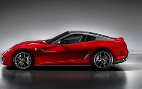 Автомобиль Ferrari 599 gto
