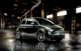 Красивый автомобиль Fiat 500