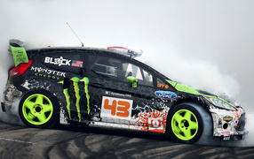 Форд с рекламой