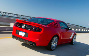 Король дорог Ford Mustang 2014