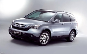 Красивый автомобиль Honda CR V