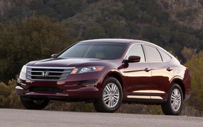 Надежный автомобиль Honda Crosstour