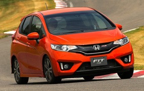 Новая машина Honda Fit 2014