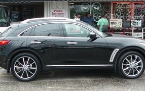 Infiniti FX35 в городе