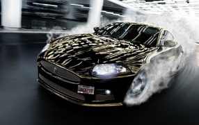 Автомобиль Ягуар XKR