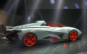 Красивый автомобиль Lamborghini Egoista