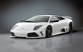 Красивый автомобиль Lamborghini Murcielago
