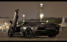 Автомобиль марки Lamborghini модели Reventon
