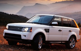 Белый Range Rover