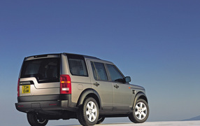 Автомобиль марки Land Rover модели Discovery 3