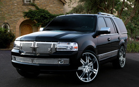 Новый автомобиль Lincoln Navigator